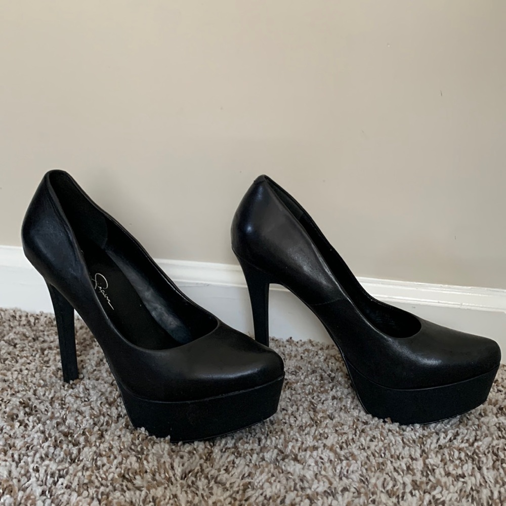 Jessica Simpson Waleo Platform Pumps